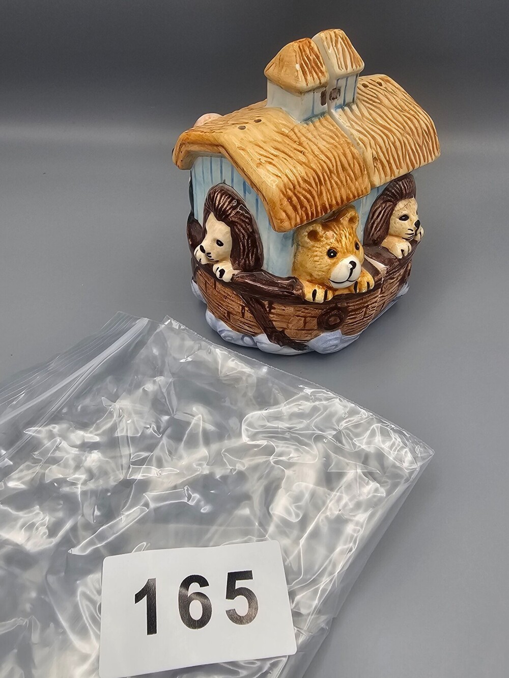 Vintage Ceramic Noah's Ark Salt and Pepper Shakers - Picture 6 of 7